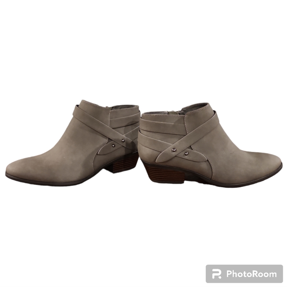 Soda SWEETEN Women's Fashion Ankle Bootie, Size 8M, Grey - Picture 2 of 6